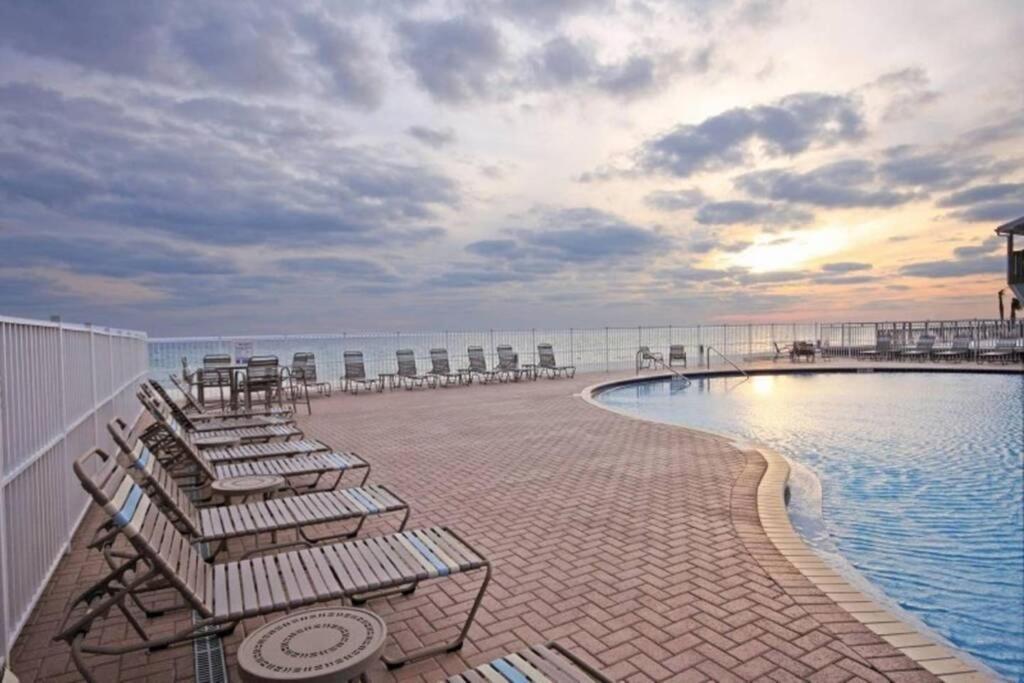 Happy Ours 2200 Sq Ft Corner Beachfront Sleeps 12 Panama City Beach Eksteriør billede